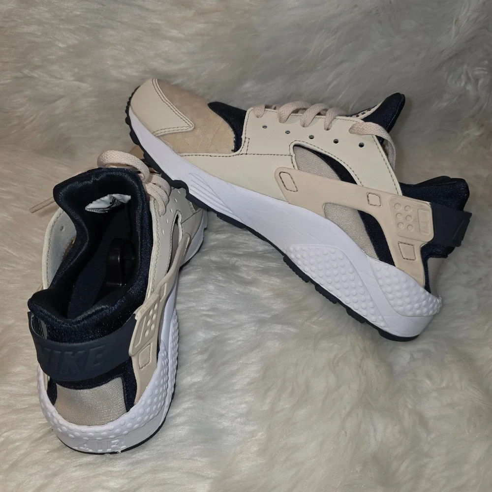 Size 9.5 - Nike Air Huarache Run Orewood Brown W - Picture 3 of 8